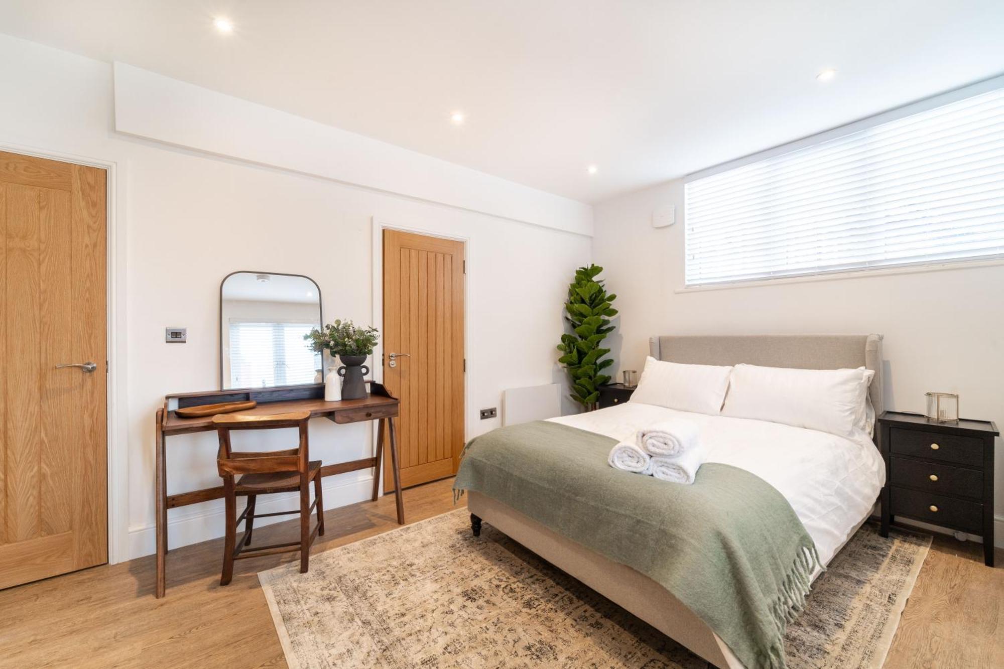 8 The Quadrant Luxury - Hoylake